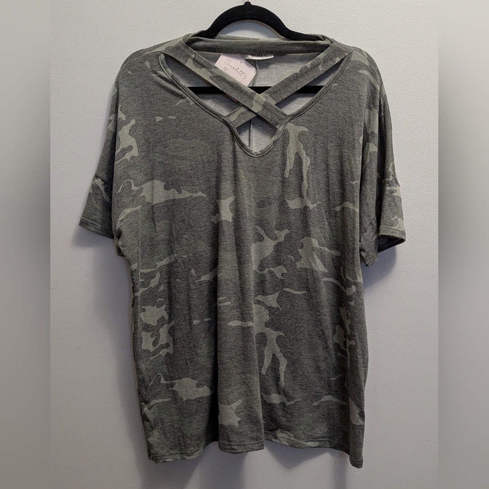 Haptics, Sexy Camo Criss-Cross  Top. Sz L